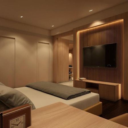 Damson Plum Hotel Lucknow Ngoại thất bức ảnh