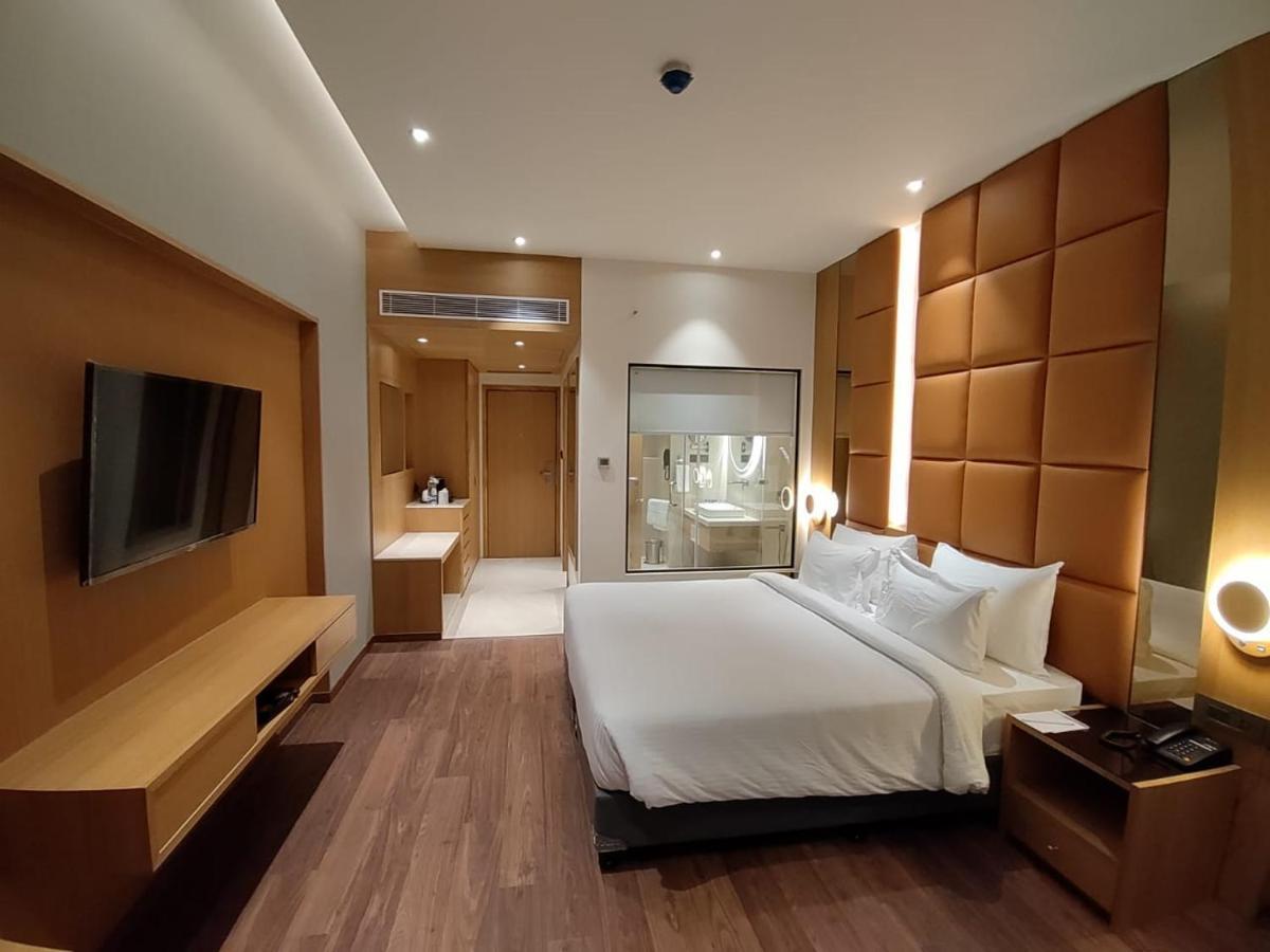 Damson Plum Hotel Lucknow Ngoại thất bức ảnh
