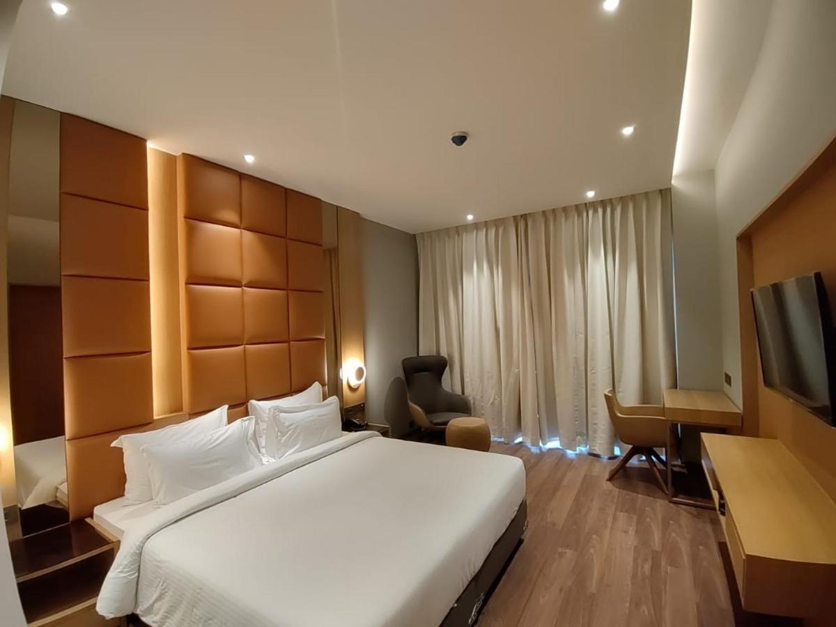 Damson Plum Hotel Lucknow Ngoại thất bức ảnh
