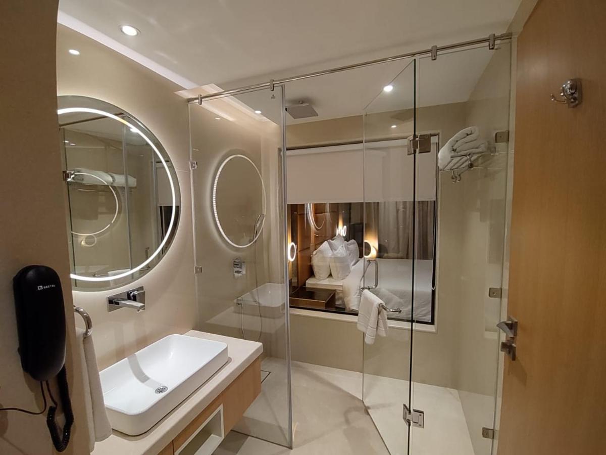 Damson Plum Hotel Lucknow Ngoại thất bức ảnh