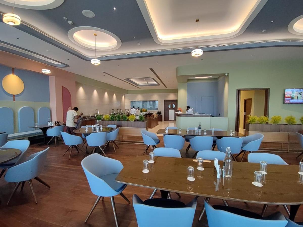 Damson Plum Hotel Lucknow Ngoại thất bức ảnh