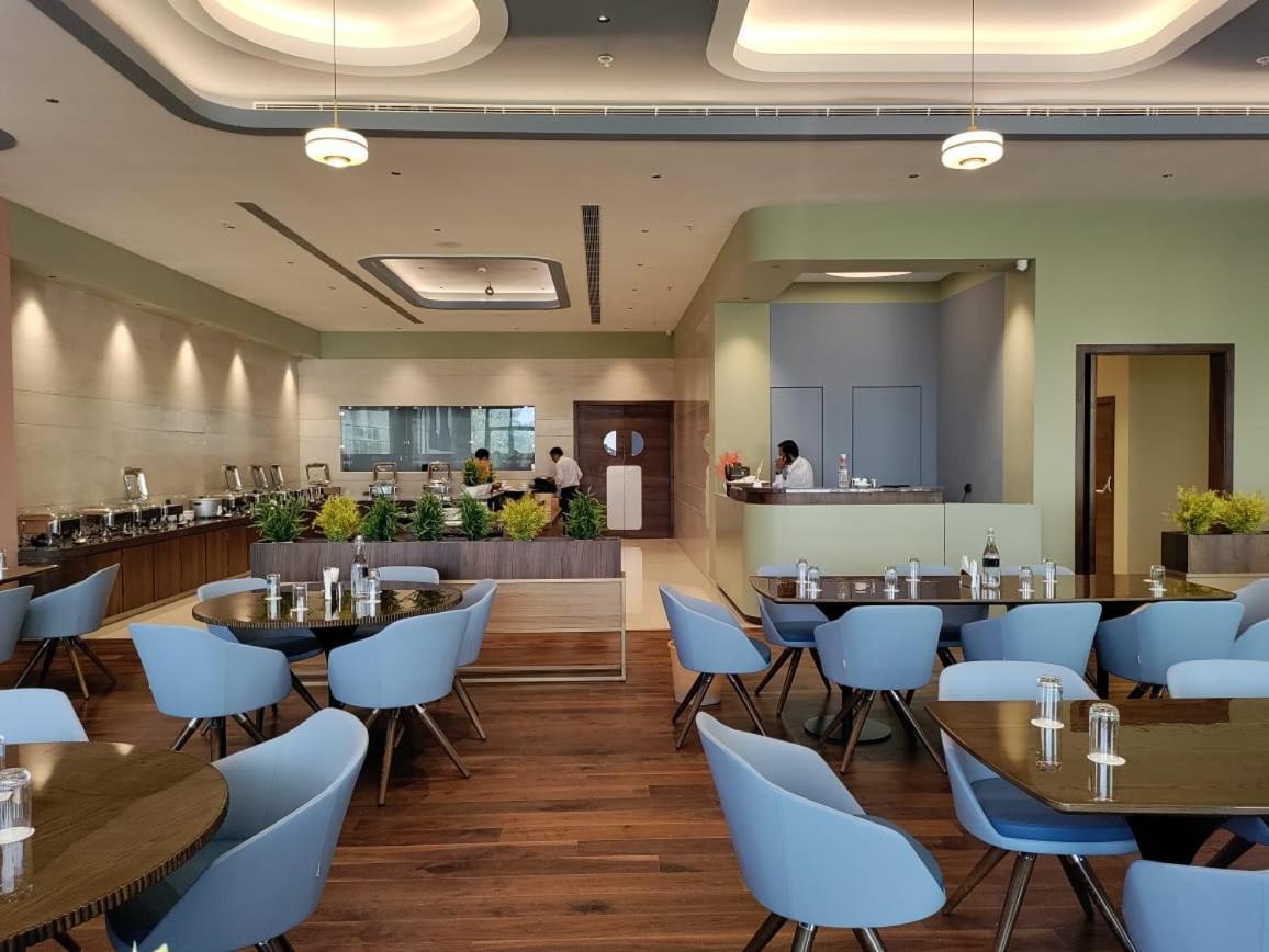 Damson Plum Hotel Lucknow Ngoại thất bức ảnh
