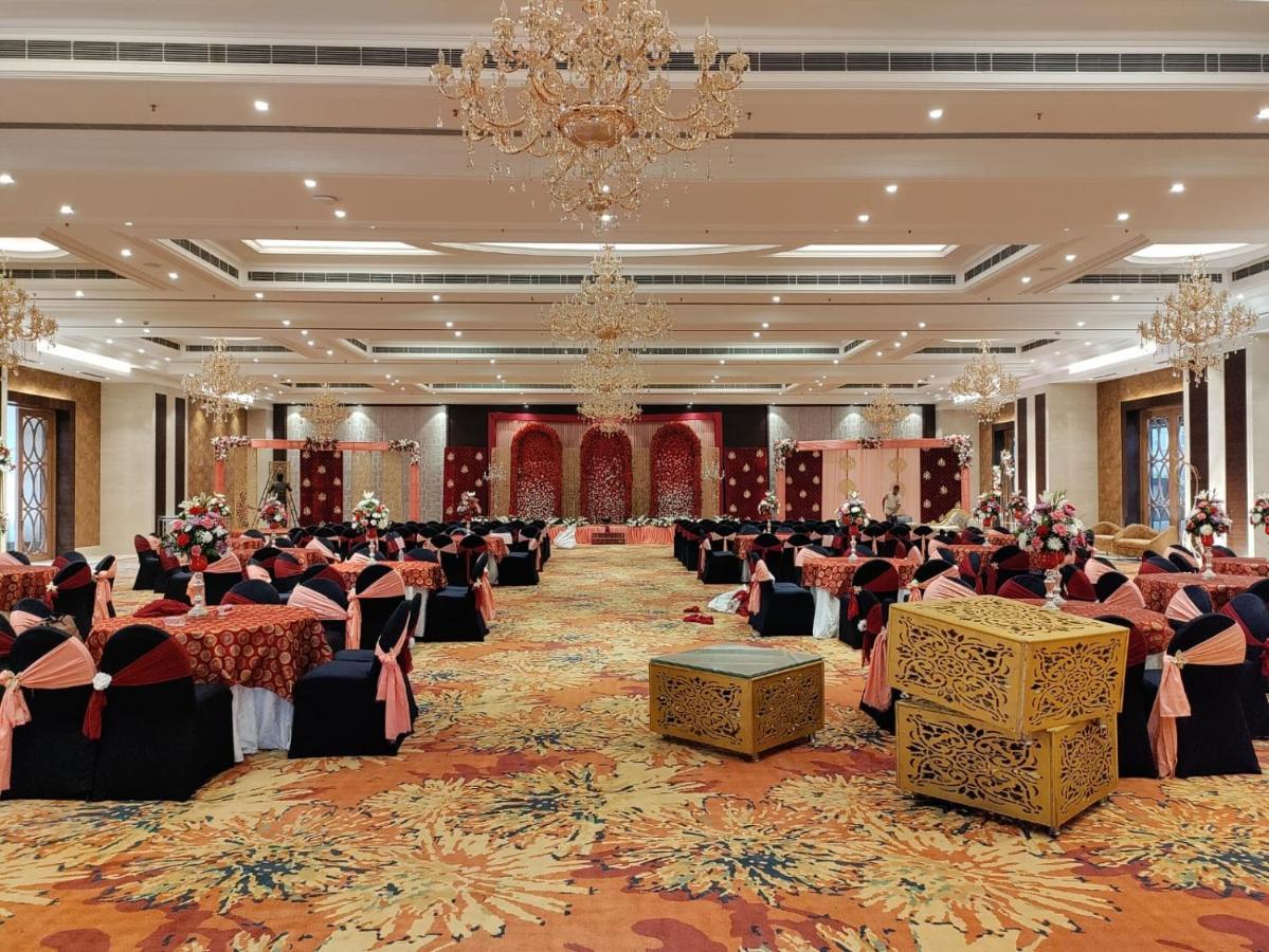 Damson Plum Hotel Lucknow Ngoại thất bức ảnh