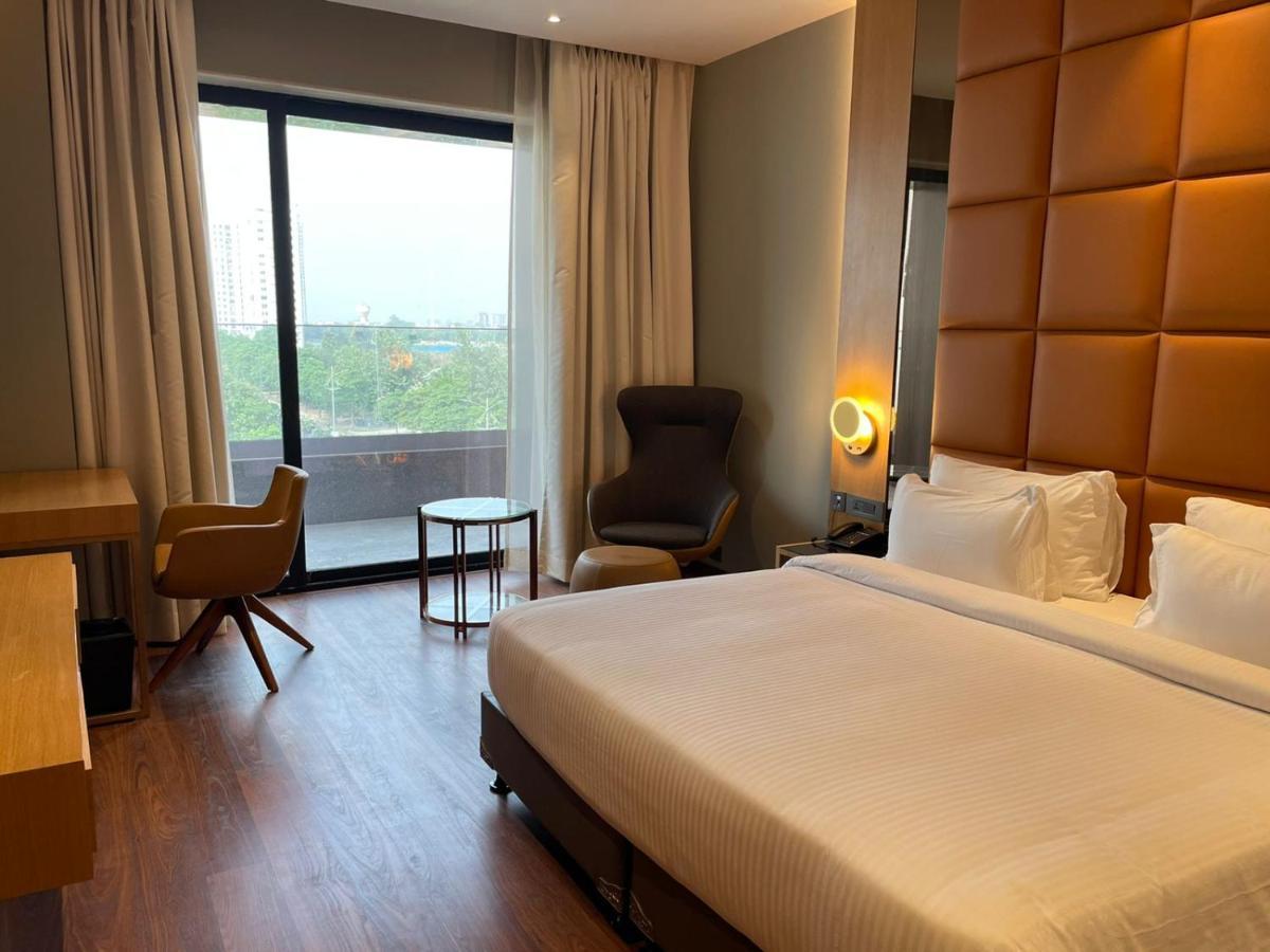 Damson Plum Hotel Lucknow Ngoại thất bức ảnh