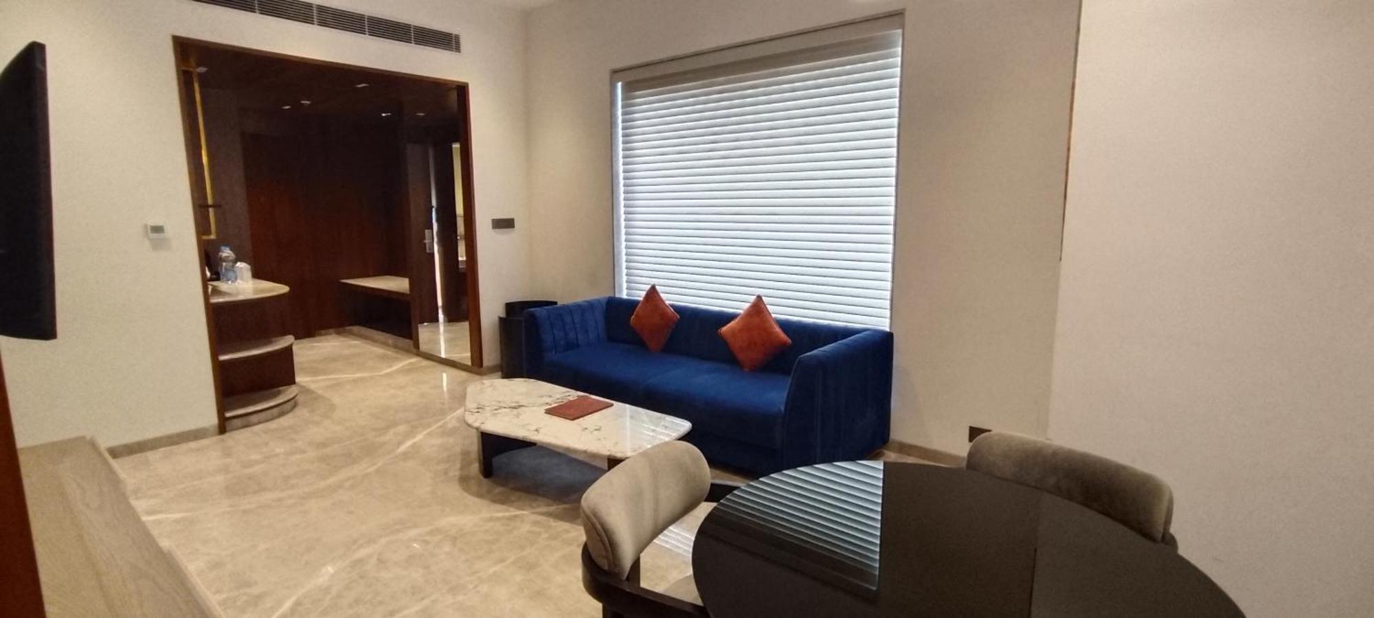 Damson Plum Hotel Lucknow Ngoại thất bức ảnh