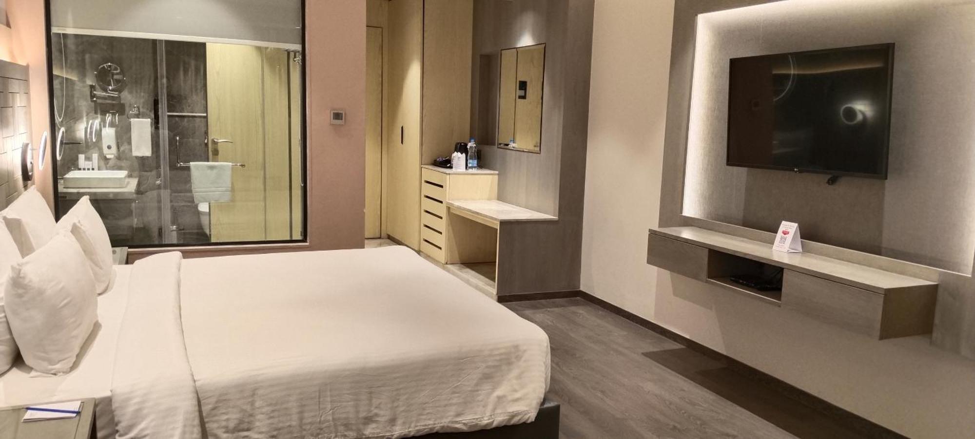 Damson Plum Hotel Lucknow Ngoại thất bức ảnh