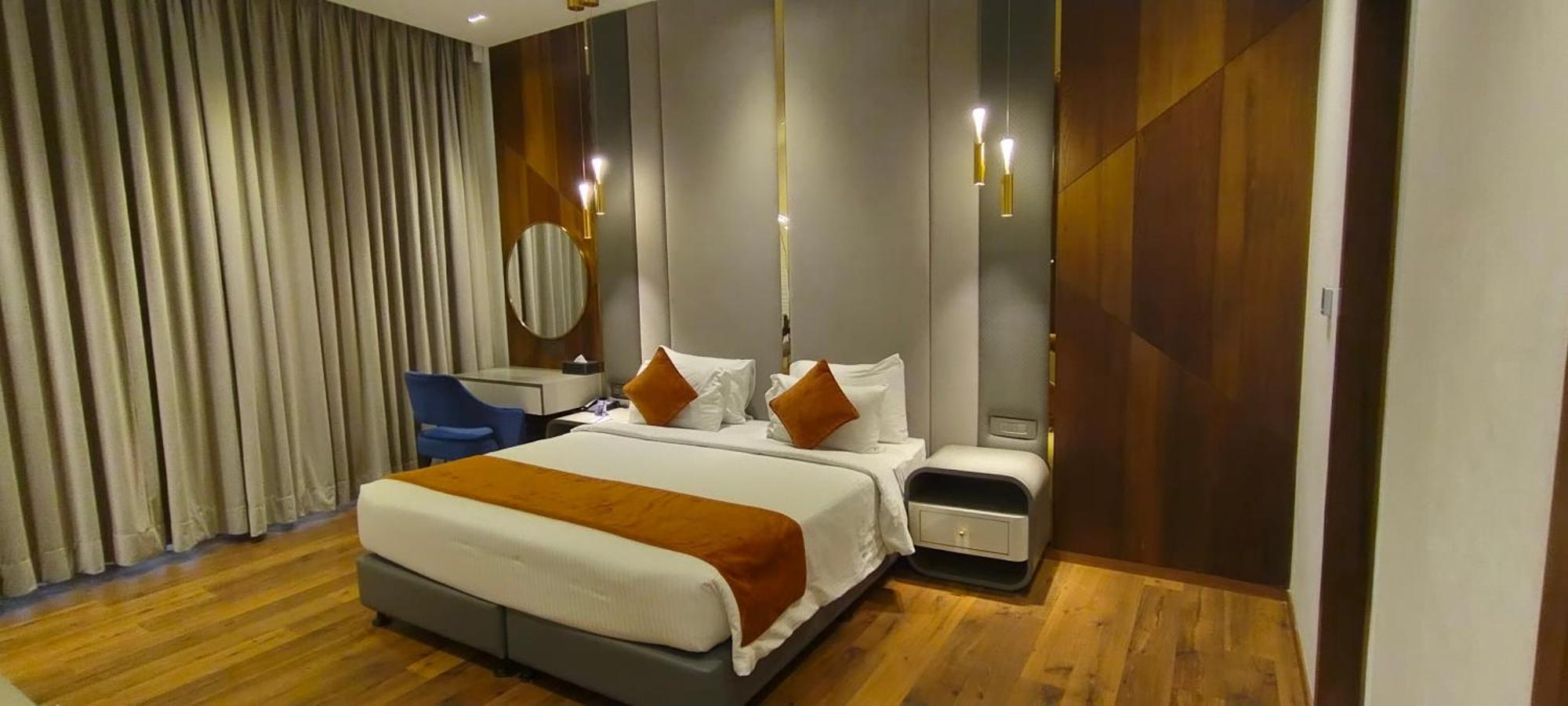 Damson Plum Hotel Lucknow Ngoại thất bức ảnh